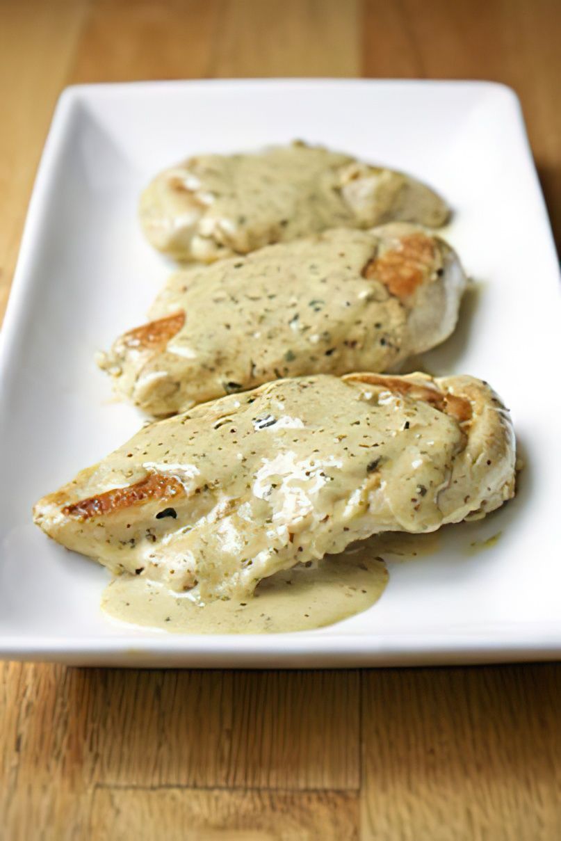 ESCALOPE DE POULET À LA SAUCE MOUTARDE