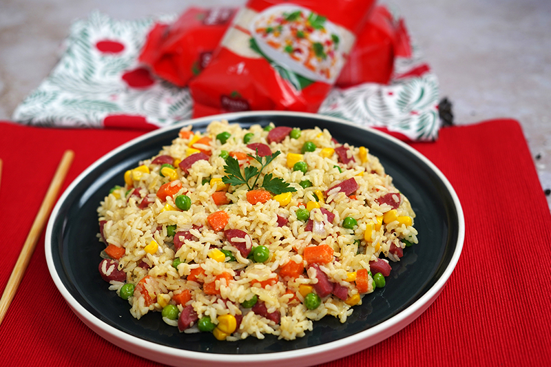 RIZ CANTONNAIS + BLANC DE POULET À LA SAUCE BÉCHAMEL